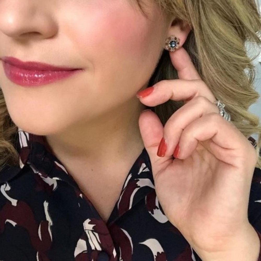 :: Stella & Dot Heirloom Studs - Picture 4 of 5